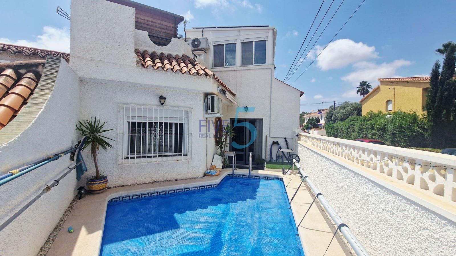 3 soverom Villa til salgs i Estrella de Mar med svømmebasseng garasje - € 298 000 (Ref: 9989493)