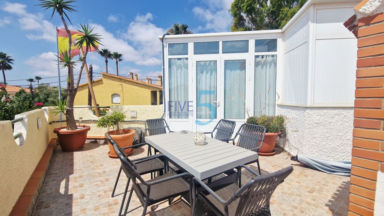 3 soverom Villa til salgs i Estrella de Mar med svømmebasseng garasje - € 298 000 (Ref: 9989493)