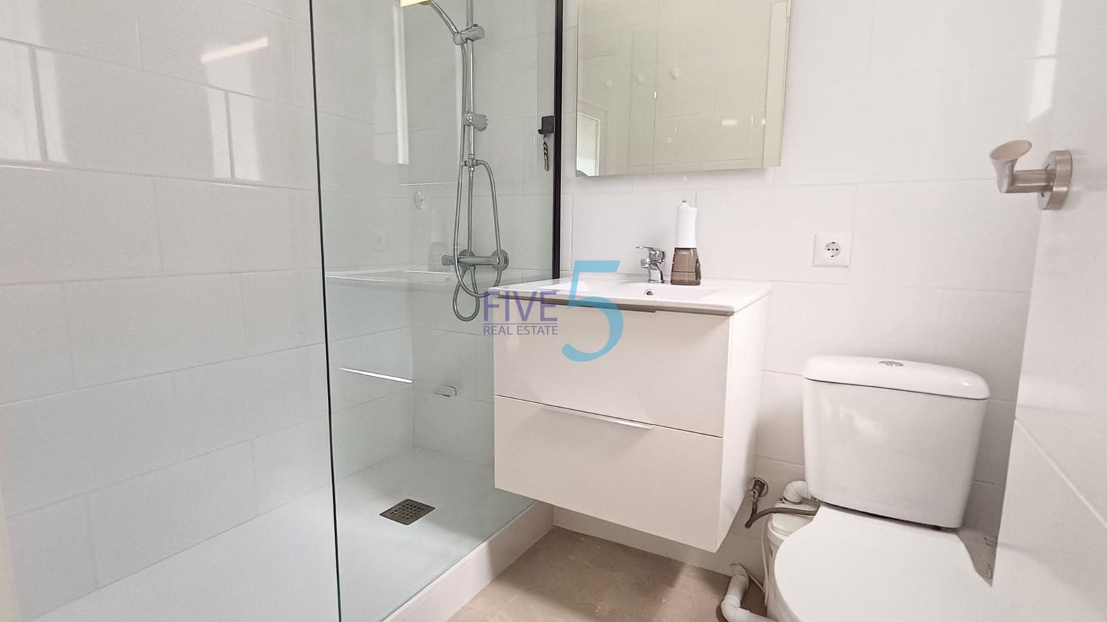 3 soveværelse Lejlighed til salg i Ciudad Quesada med swimmingpool - € 165.000 (Ref: 9989494)