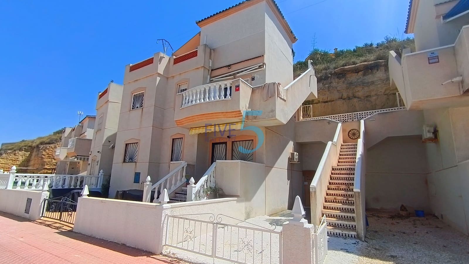 3 soveværelse Lejlighed til salg i Ciudad Quesada med swimmingpool - € 165.000 (Ref: 9989494)