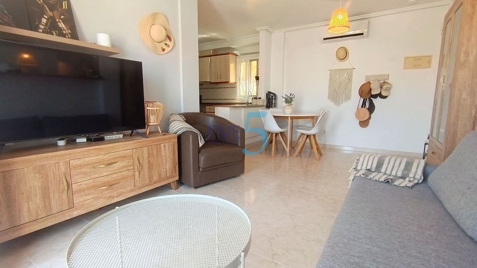 3 soveværelse Lejlighed til salg i Ciudad Quesada med swimmingpool - € 165.000 (Ref: 9989494)