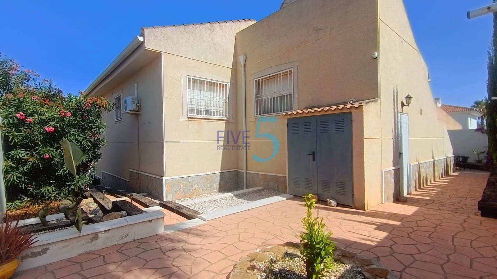 4 chambre Villa/Maison à vendre à Ciudad Quesada avec piscine garage - 569 000 € (Ref: 9994507)