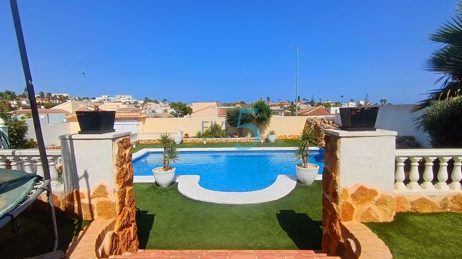 4 chambre Villa/Maison à vendre à Ciudad Quesada avec piscine garage - 569 000 € (Ref: 9994507)