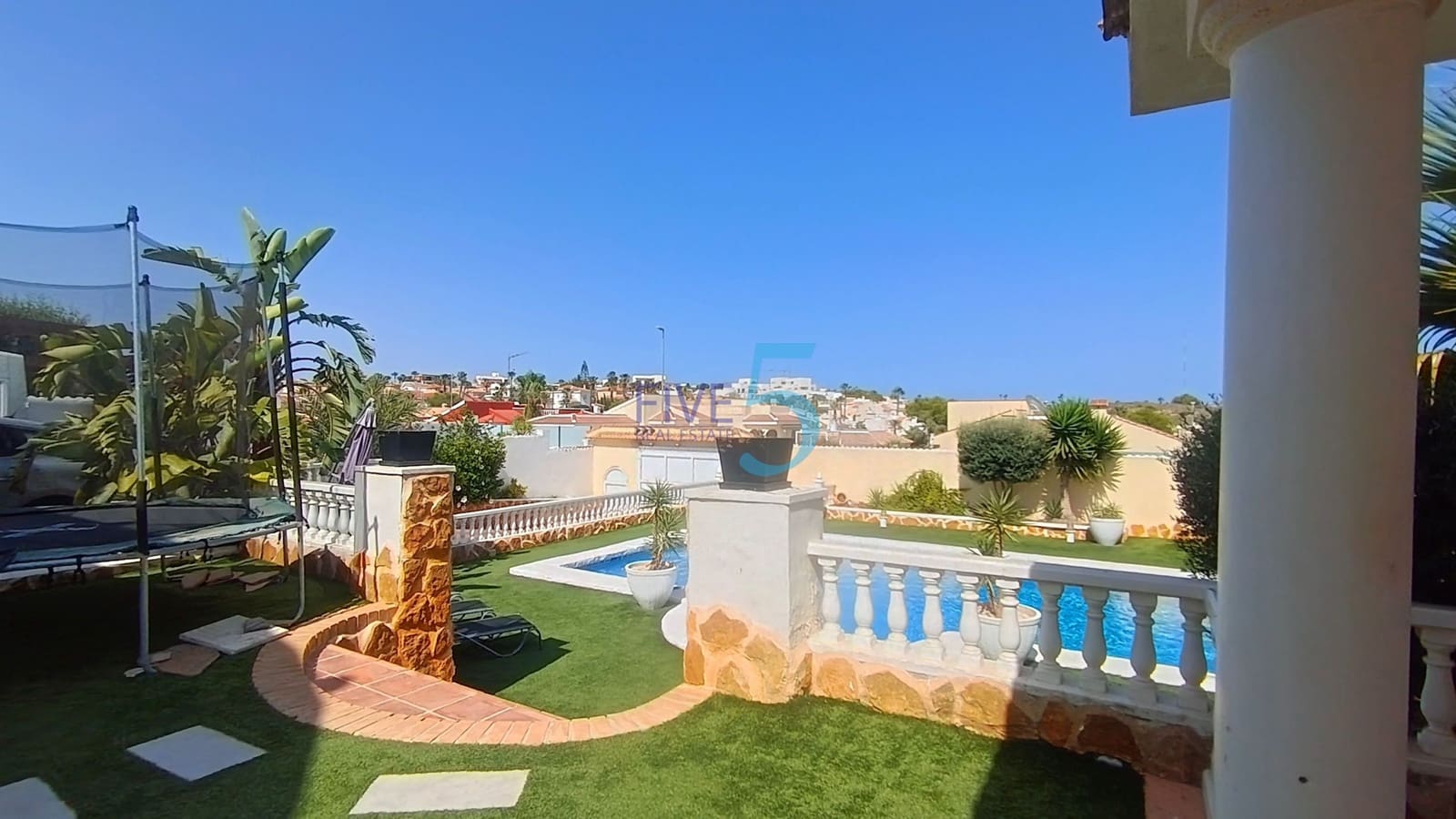 4 chambre Villa/Maison à vendre à Ciudad Quesada avec piscine garage - 569 000 € (Ref: 9994507)