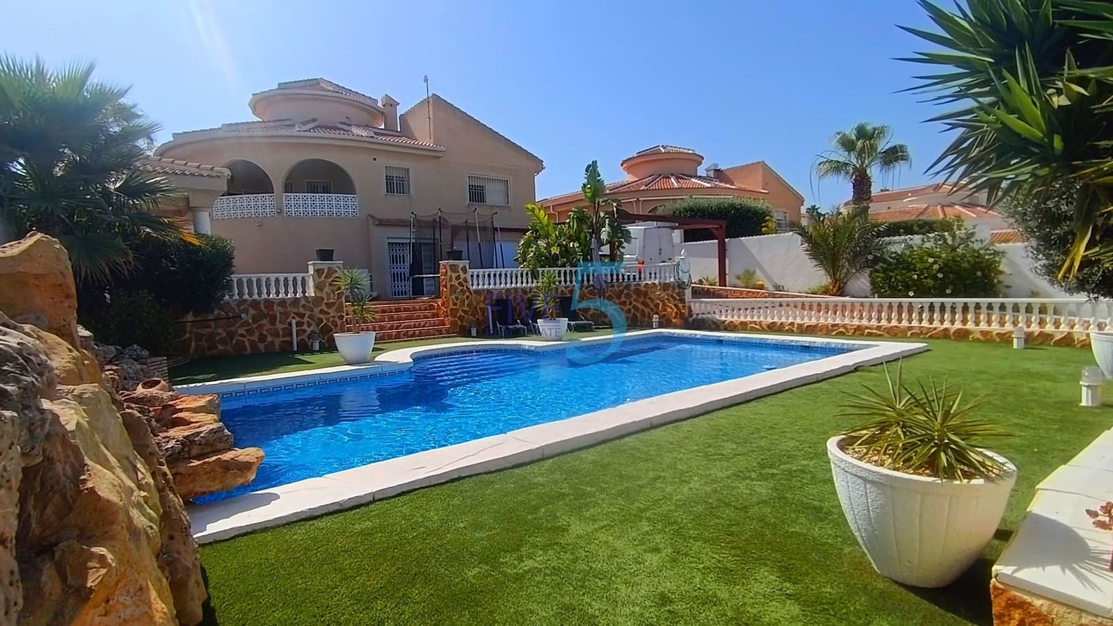 4 chambre Villa/Maison à vendre à Ciudad Quesada avec piscine garage - 569 000 € (Ref: 9994507)