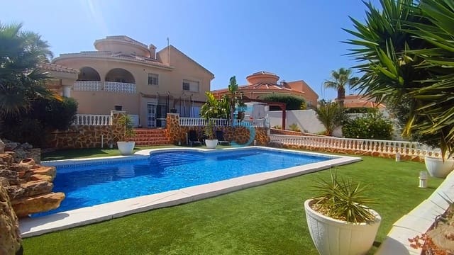 4 chambre Villa/Maison à vendre à Ciudad Quesada, Rojales avec piscine garage - 569 000 € (Ref: 9994507)