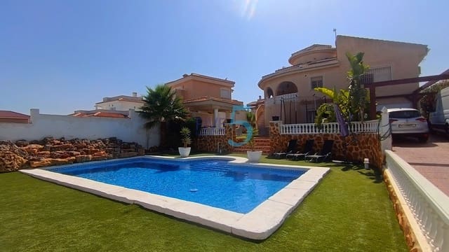 4 chambre Villa/Maison à vendre à Ciudad Quesada, Rojales avec piscine garage - 569 000 € (Ref: 9994507)