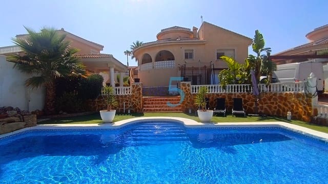 4 chambre Villa/Maison à vendre à Ciudad Quesada, Rojales avec piscine garage - 569 000 € (Ref: 9994507)