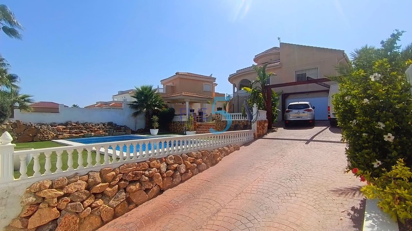 4 chambre Villa/Maison à vendre à Ciudad Quesada avec piscine garage - 569 000 € (Ref: 9994507)