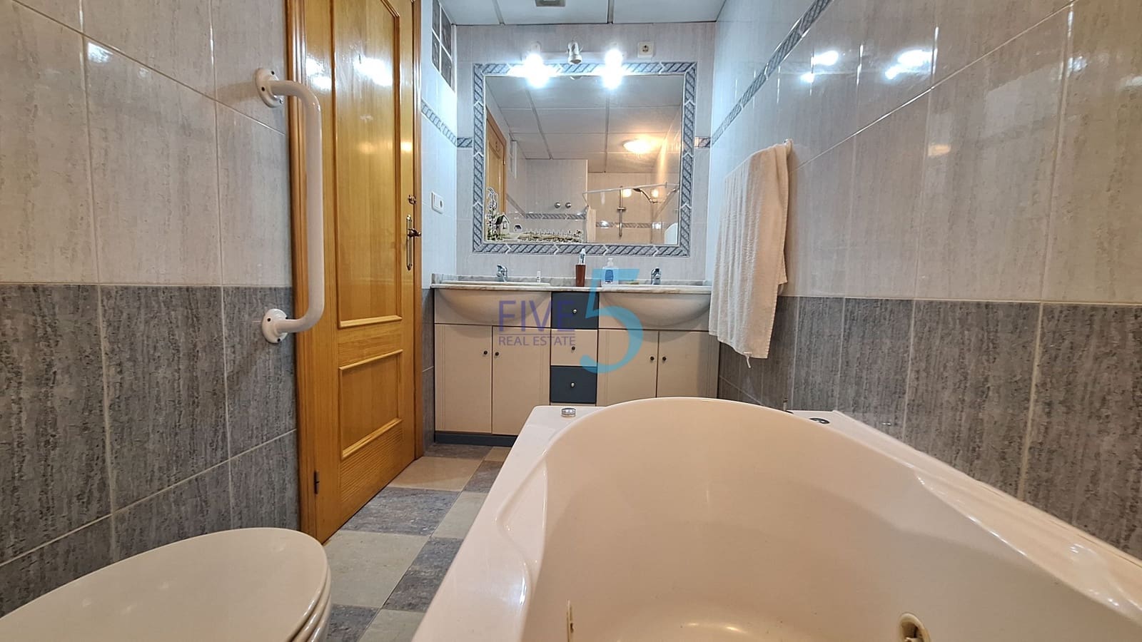 3 camera da letto Villetta Bifamiliare in vendita in Playa Flamenca con piscina garage - 169.900 € (Rif: 9994508)