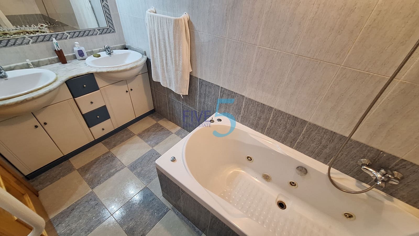 3 camera da letto Villetta Bifamiliare in vendita in Playa Flamenca con piscina garage - 169.900 € (Rif: 9994508)