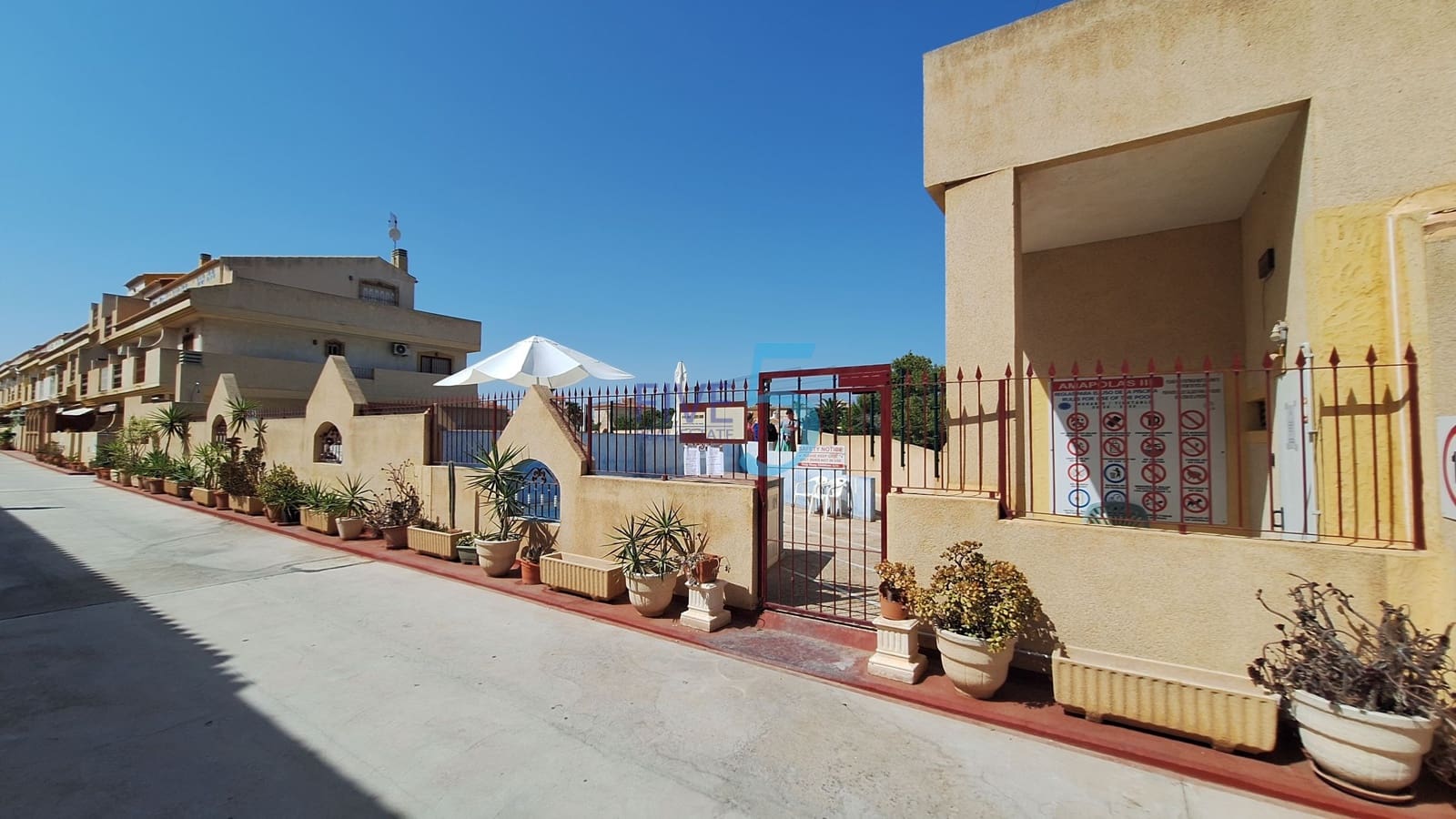 3 camera da letto Villetta Bifamiliare in vendita in Playa Flamenca con piscina garage - 169.900 € (Rif: 9994508)
