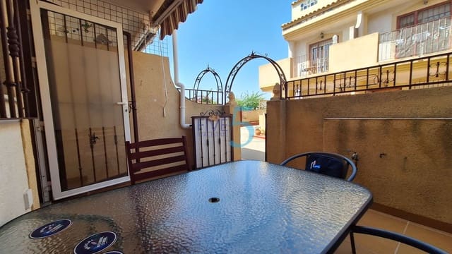 3 soveværelse Semi-Rækkehus til salg i Playa Flamenca, Orihuela med swimmingpool garage - € 169.900 (Ref: 9994508)