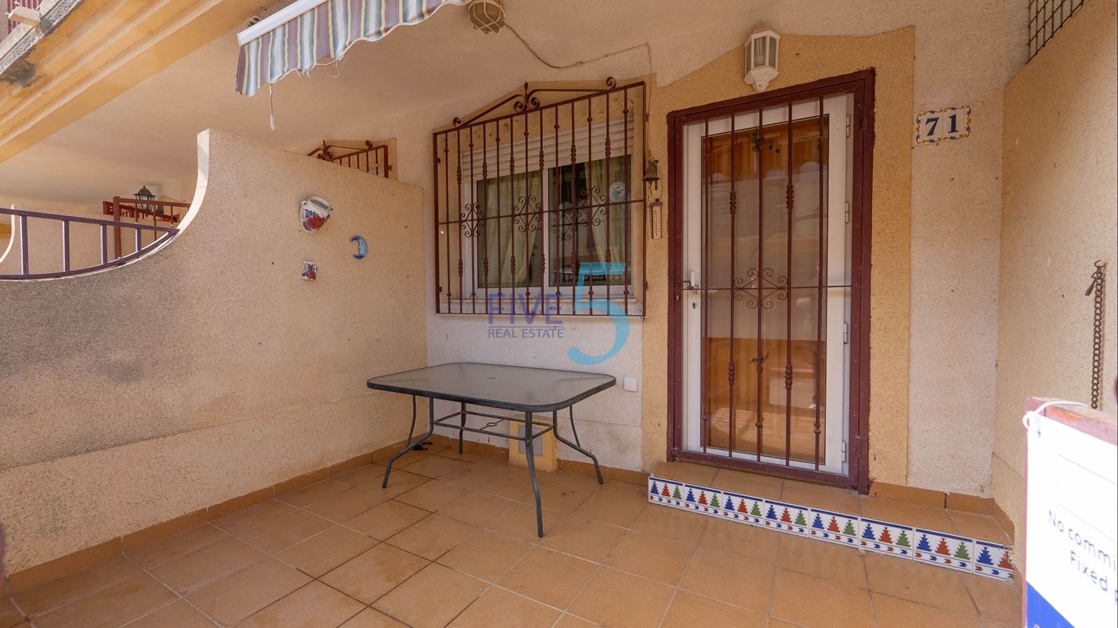 3 soverom Kjedet enebolig til salgs i Playa Flamenca med svømmebasseng - € 169 900 (Ref: 9994508)