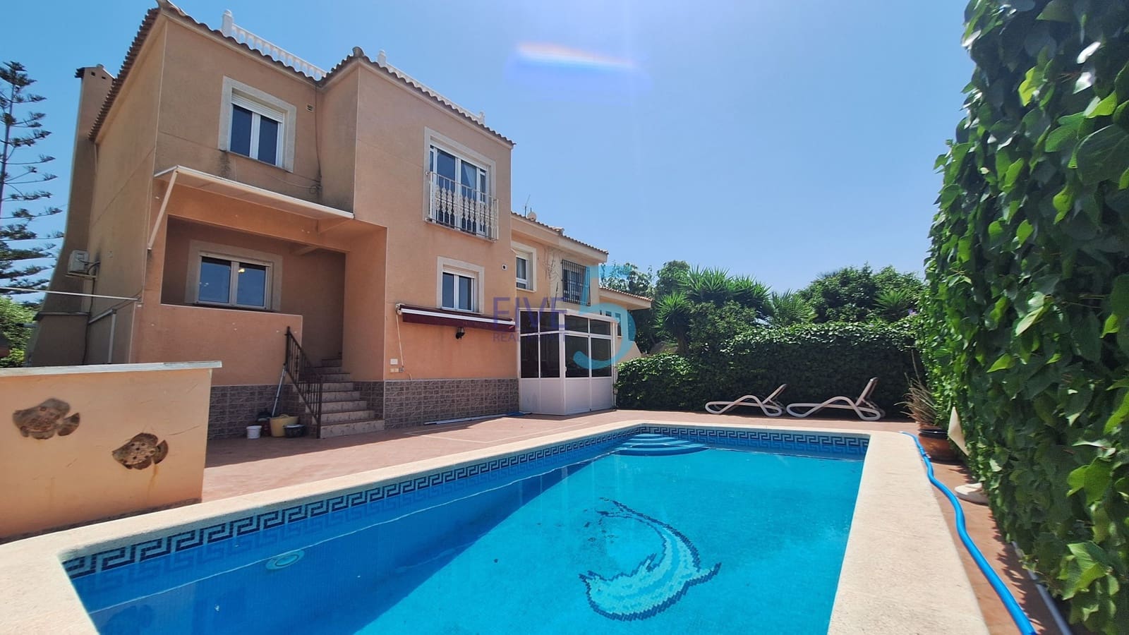 4 soveværelse Villa til salg i Torrevieja med swimmingpool garage - € 390.000 (Ref: 9996491)