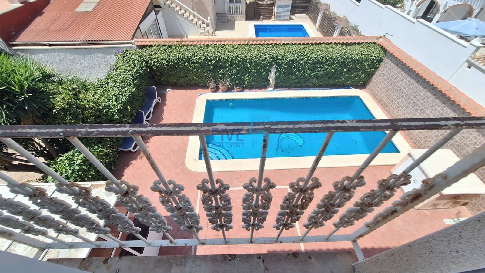 4 soveværelse Villa til salg i Torrevieja med swimmingpool garage - € 390.000 (Ref: 9996491)