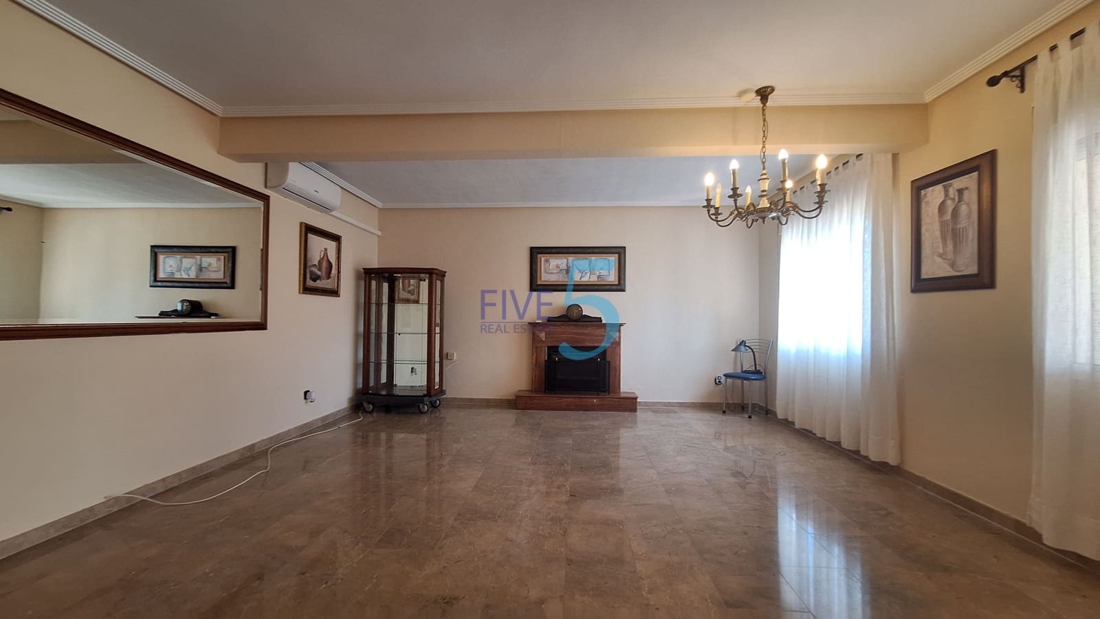 4 soveværelse Villa til salg i Torrevieja med swimmingpool garage - € 390.000 (Ref: 9996491)