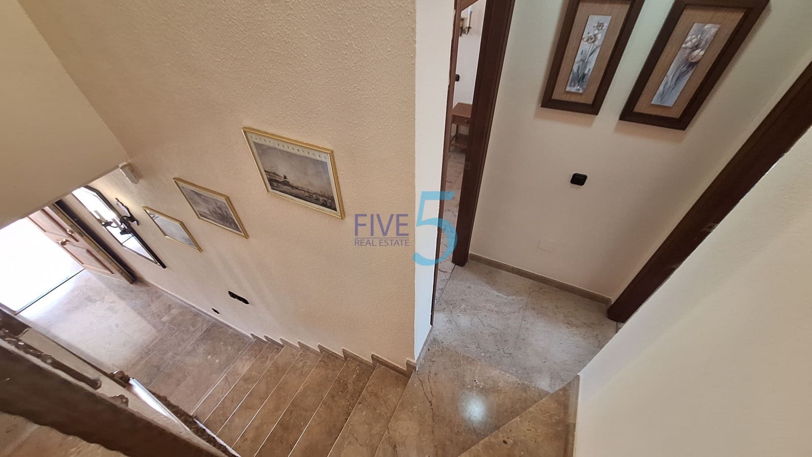 4 soveværelse Villa til salg i Torrevieja med swimmingpool garage - € 390.000 (Ref: 9996491)