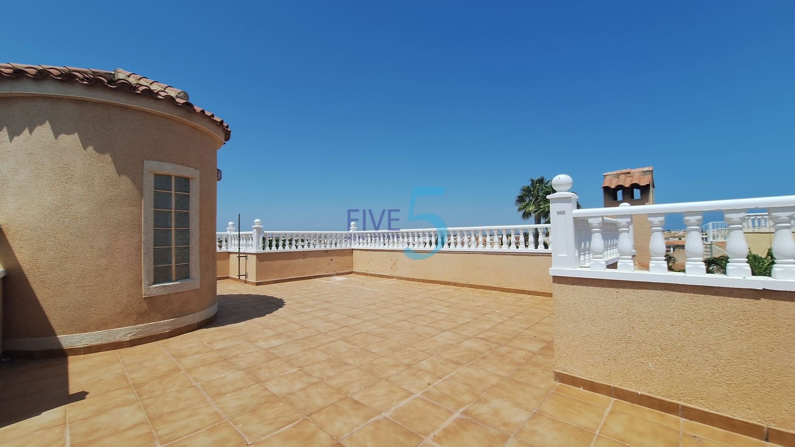 4 soveværelse Villa til salg i Torrevieja med swimmingpool garage - € 390.000 (Ref: 9996491)