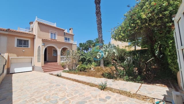 4 soveværelse Villa til salg i Torrevieja med swimmingpool garage - € 390.000 (Ref: 9996491)