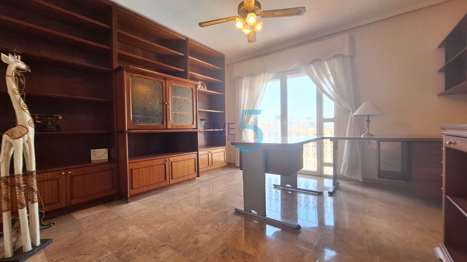 4 soveværelse Villa til salg i Torrevieja med swimmingpool garage - € 390.000 (Ref: 9996491)