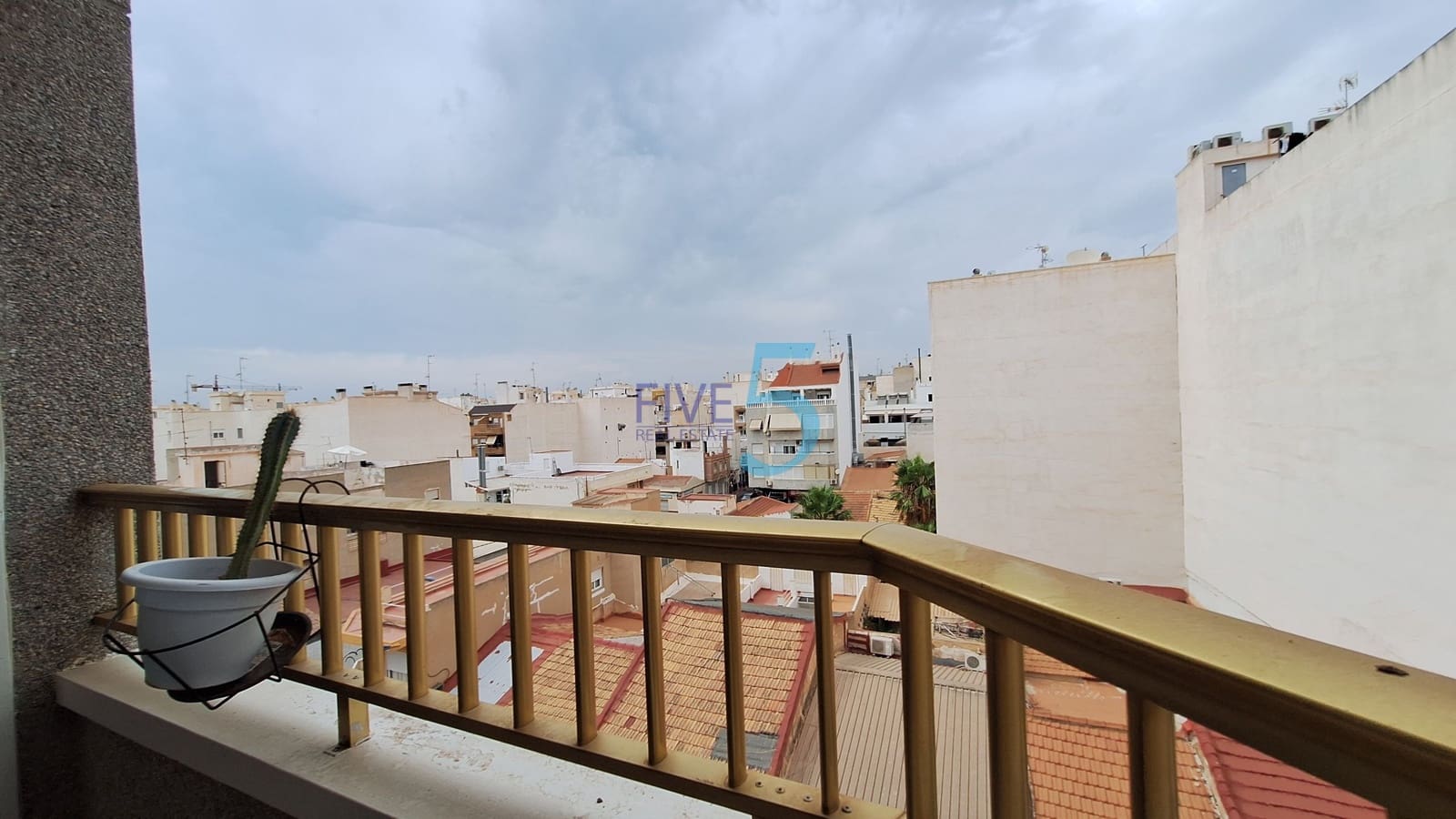 2 bedroom Apartment for sale in Torrevieja - € 180,000 (Ref: 9997896)