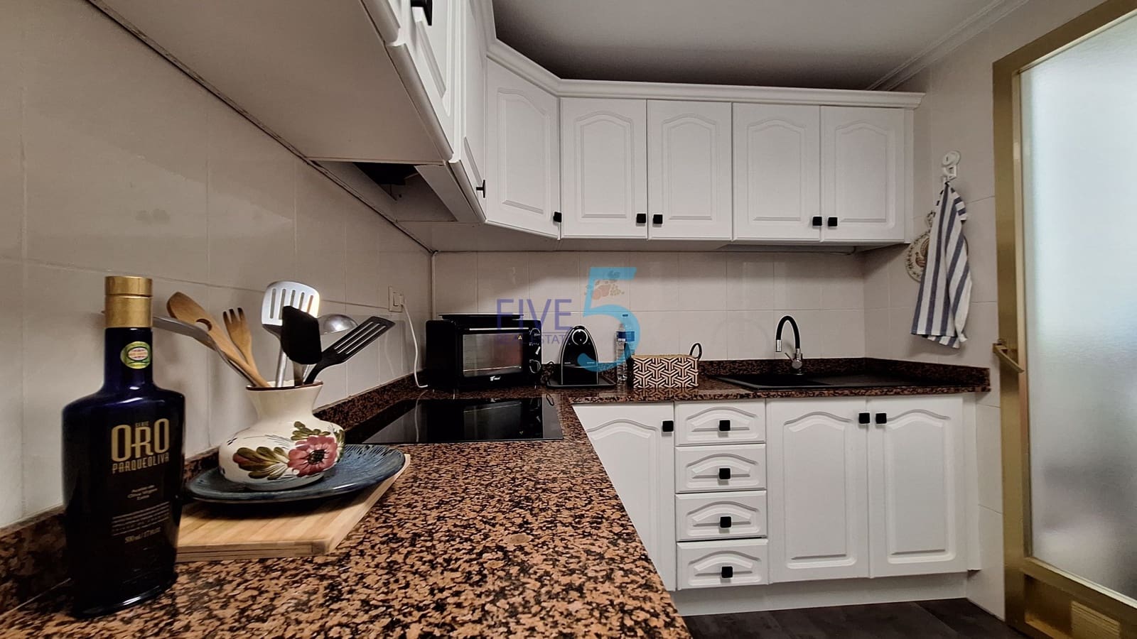 2 bedroom Apartment for sale in Torrevieja - € 180,000 (Ref: 9997896)
