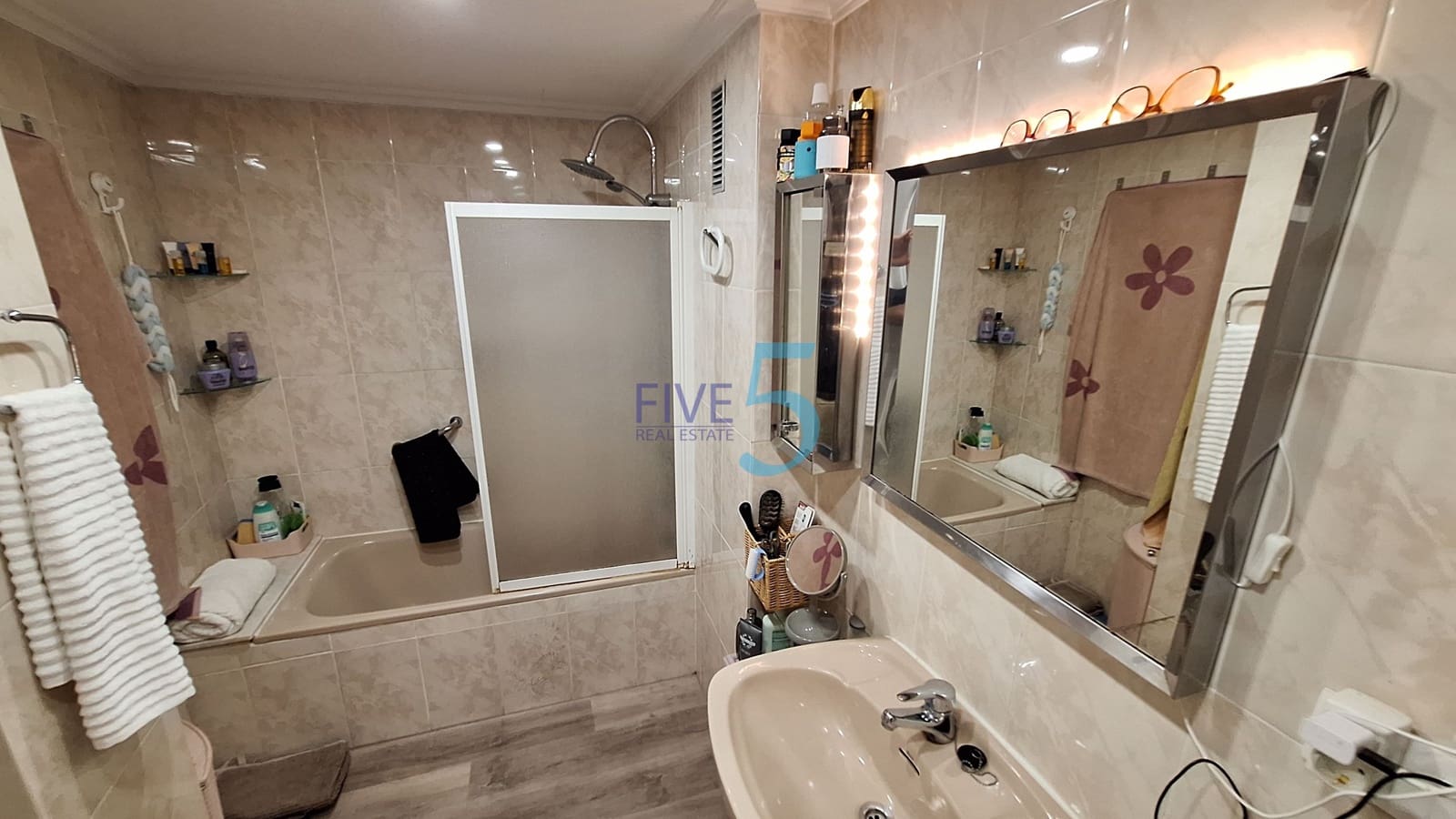 2 bedroom Apartment for sale in Torrevieja - € 180,000 (Ref: 9997896)