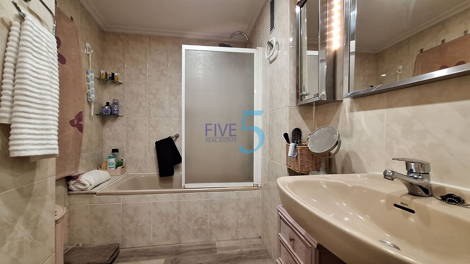2 bedroom Apartment for sale in Torrevieja - € 180,000 (Ref: 9997896)