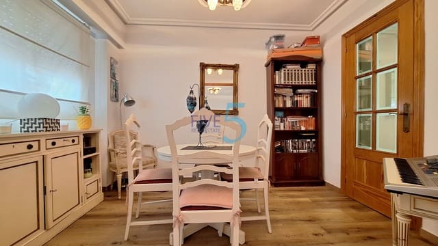 2 bedroom Apartment for sale in Torrevieja - € 180,000 (Ref: 9997896)