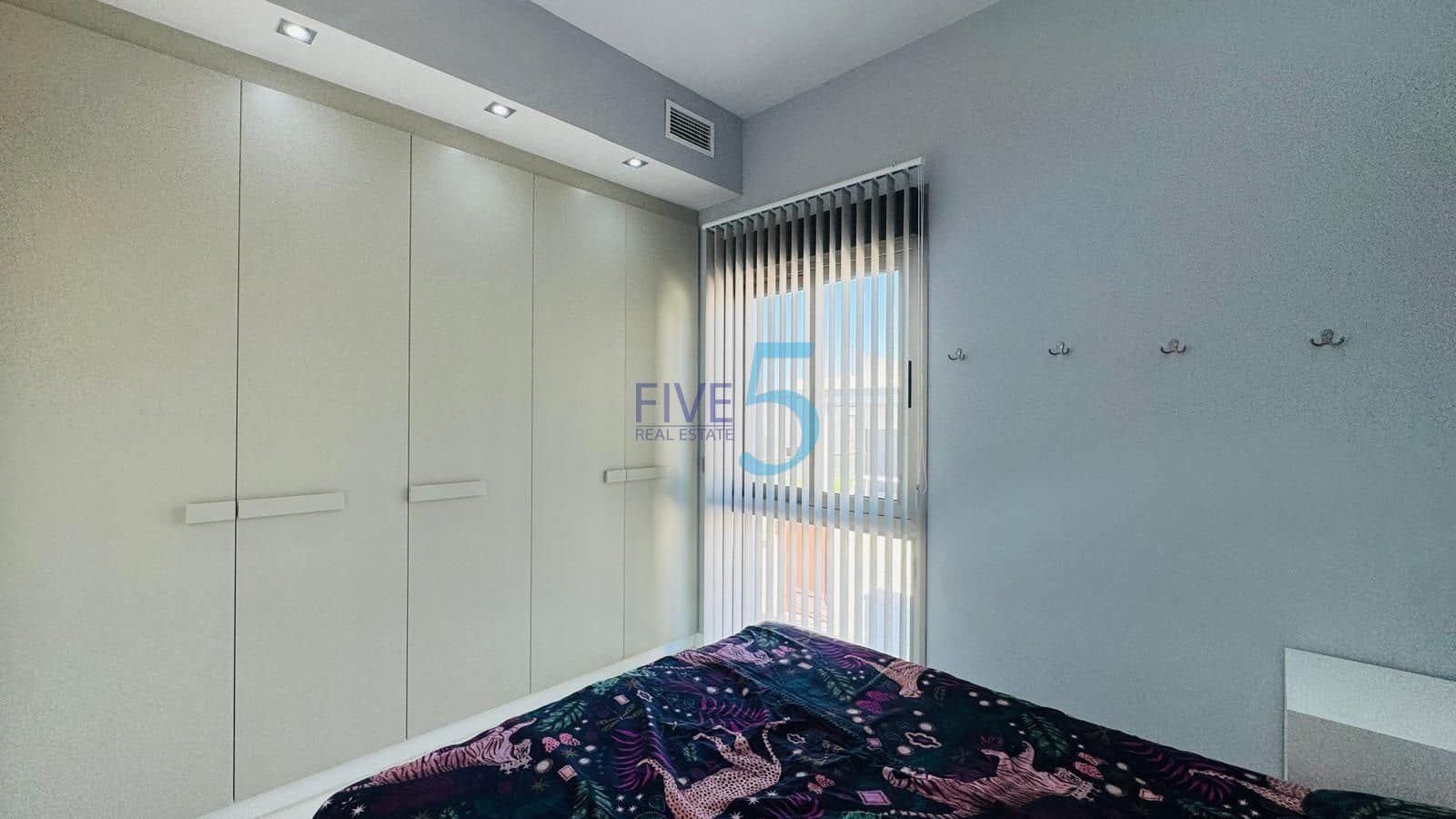 3 soverom Villa til salgs i Villamartin med svømmebasseng garasje - € 575 000 (Ref: 9999065)
