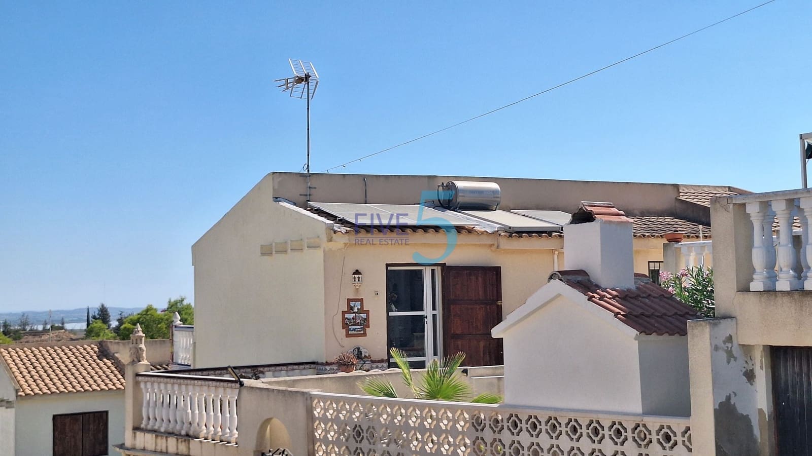 2 soveværelse Semi-Rækkehus til salg i San Miguel de Salinas med swimmingpool garage - € 209.000 (Ref: 9999066)