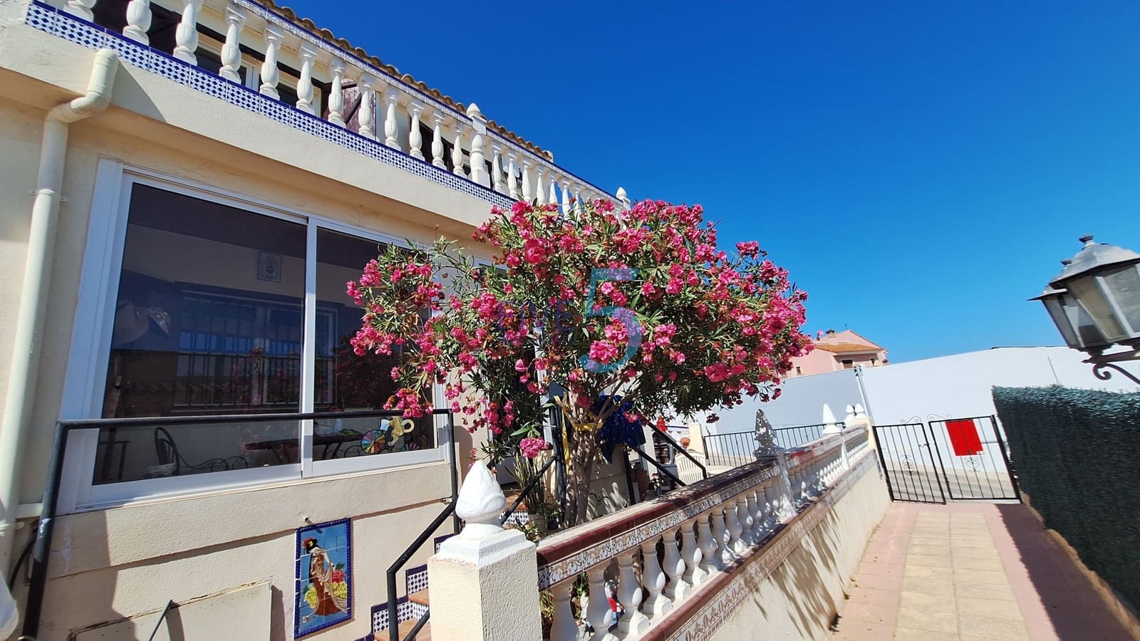 2 soveværelse Semi-Rækkehus til salg i San Miguel de Salinas med swimmingpool garage - € 209.000 (Ref: 9999066)