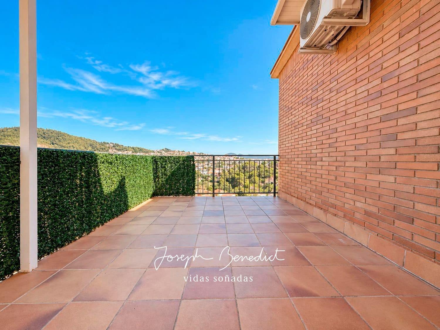 4 Zimmer Villa zu verkaufen in Sant Vicenc dels Horts mit Garage - 520.000 € (Ref: 10048735)