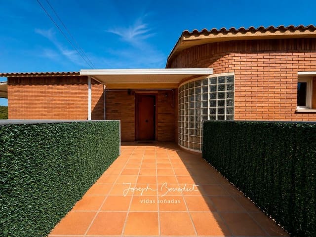 4 Zimmer Villa zu verkaufen in Sant Vicenç dels Horts mit Garage - 520.000 € (Ref: 10048735)