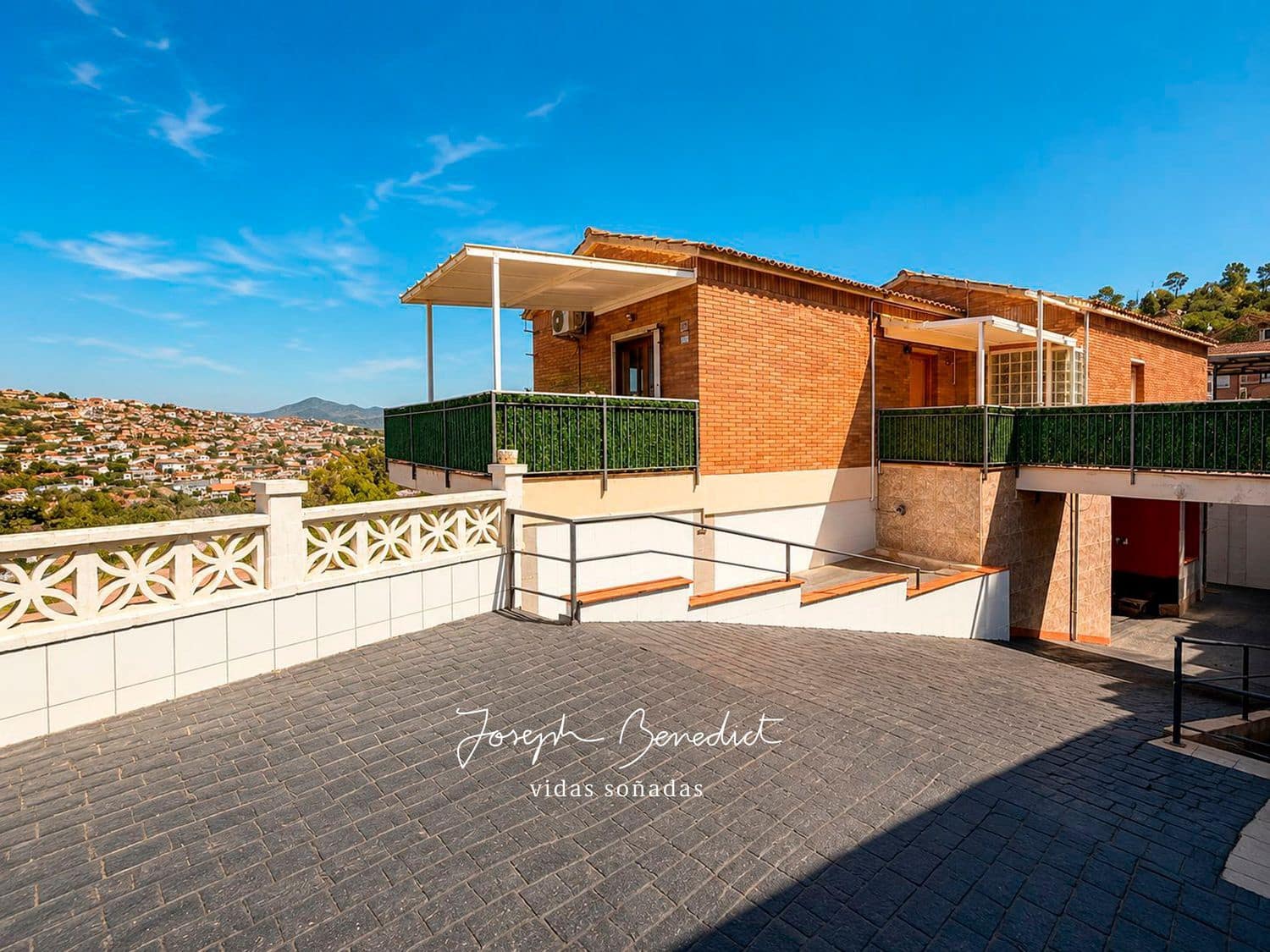 4 Zimmer Villa zu verkaufen in Sant Vicenc dels Horts mit Garage - 520.000 € (Ref: 10048735)