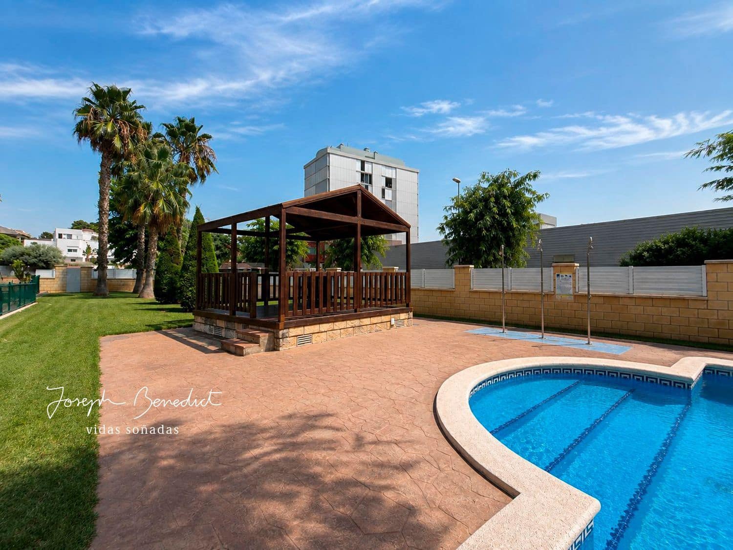 Casa de 4 habitaciones en Cunit en venta con piscina garaje - 420.000 € (Ref: 10061268)