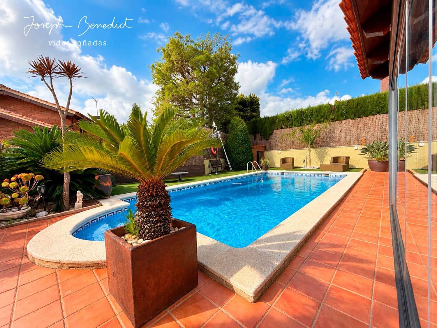 Chalet de 5 habitaciones en Corbera de Llobregat en venta con piscina garaje - 690.000 € (Ref: 10127598)