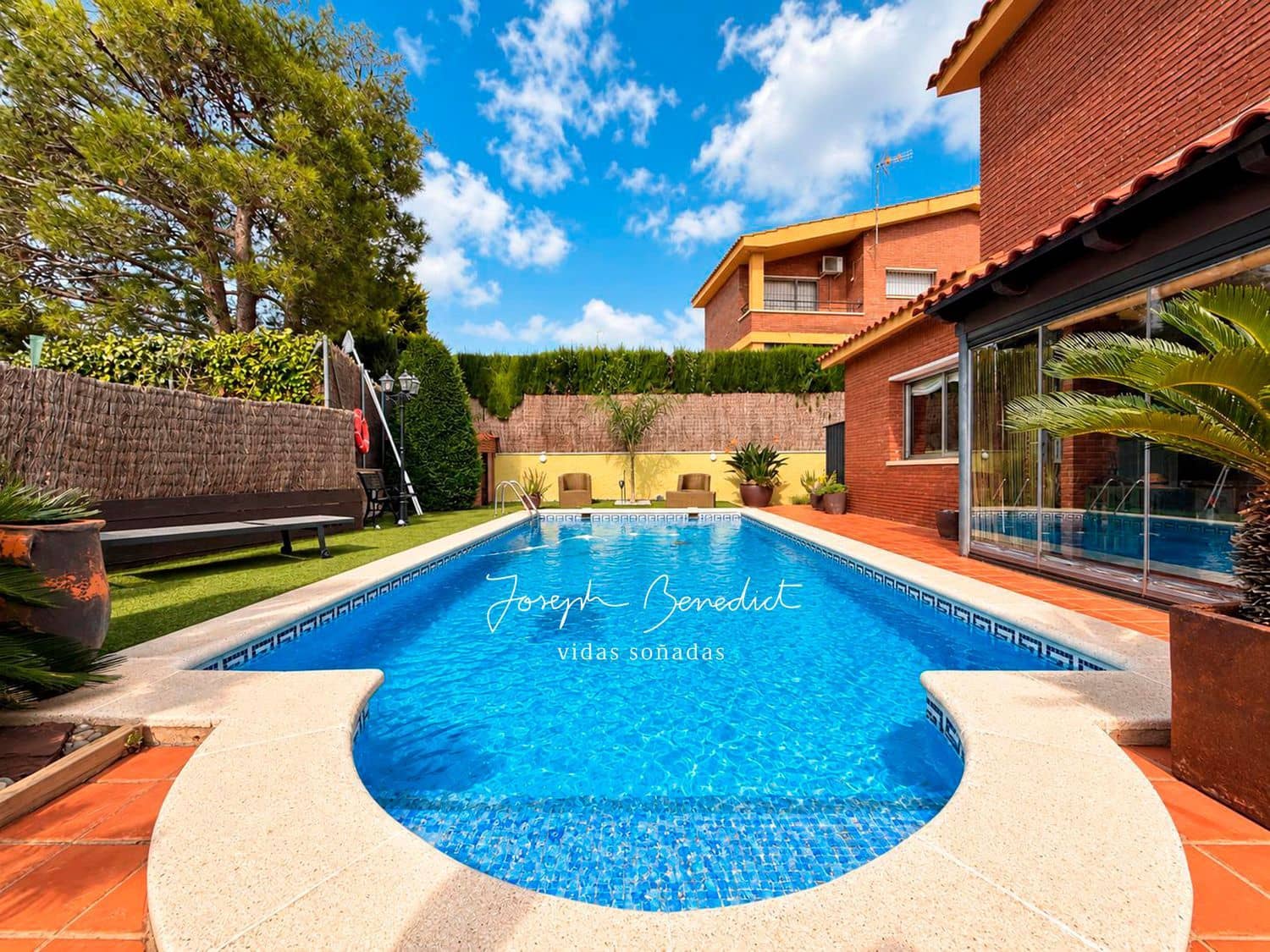 Chalet de 5 habitaciones en Corbera de Llobregat en venta con piscina garaje - 690.000 € (Ref: 10127598)
