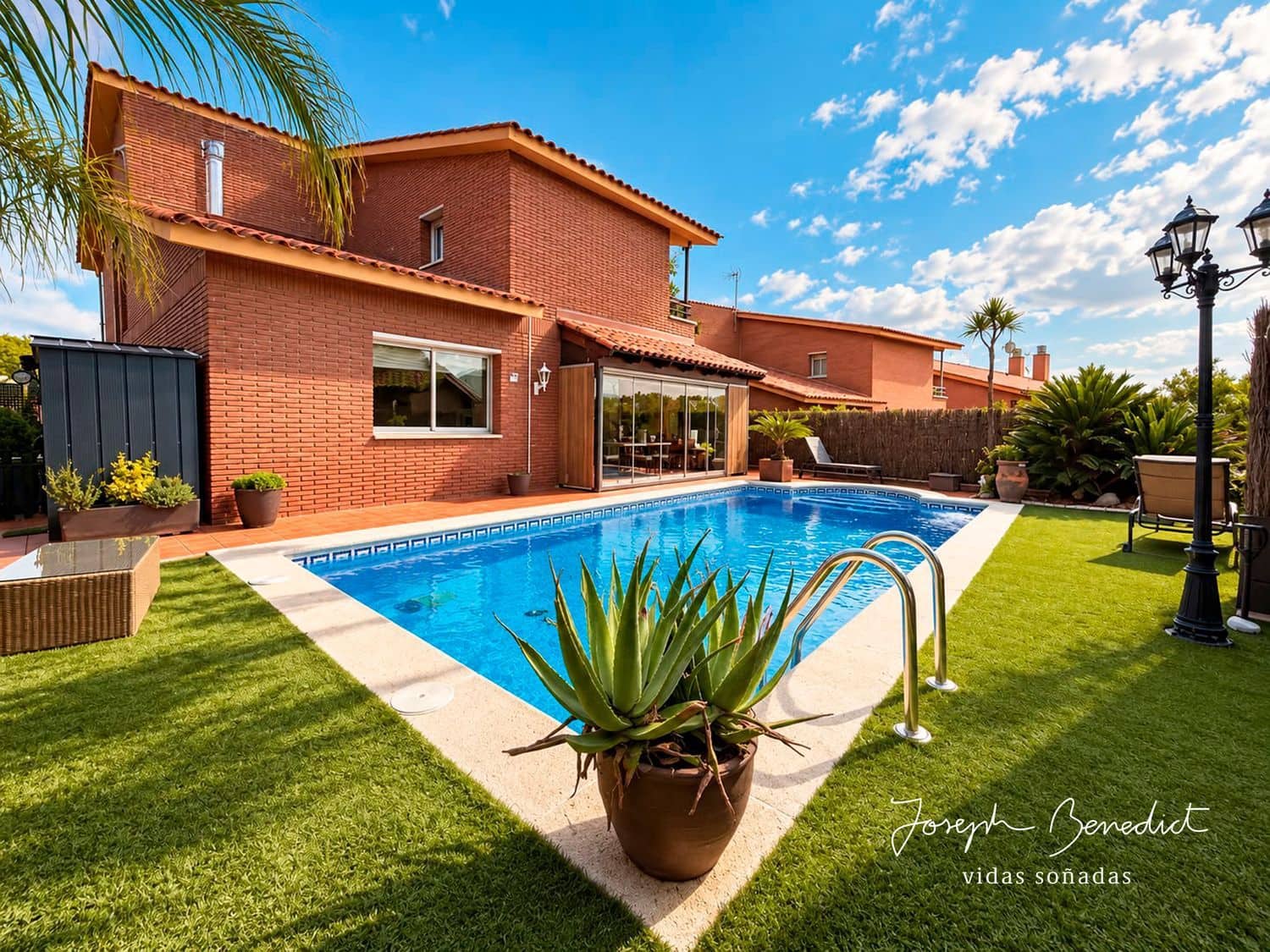 Chalet de 5 habitaciones en Corbera de Llobregat en venta con piscina garaje - 690.000 € (Ref: 10127598)