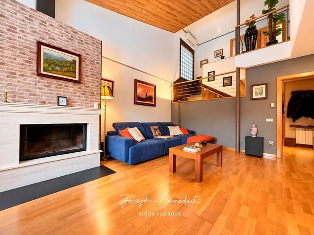 Chalet de 5 habitaciones en Corbera de Llobregat en venta con piscina garaje - 690.000 € (Ref: 10127598)