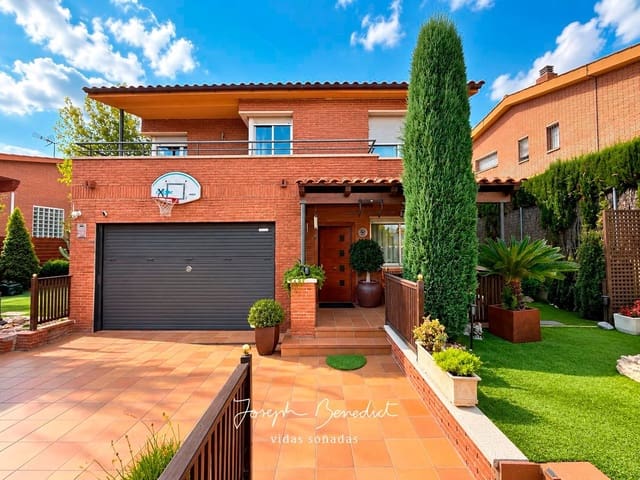 Chalet de 5 habitaciones en Corbera de Llobregat en venta con piscina garaje - 690.000 € (Ref: 10127598)