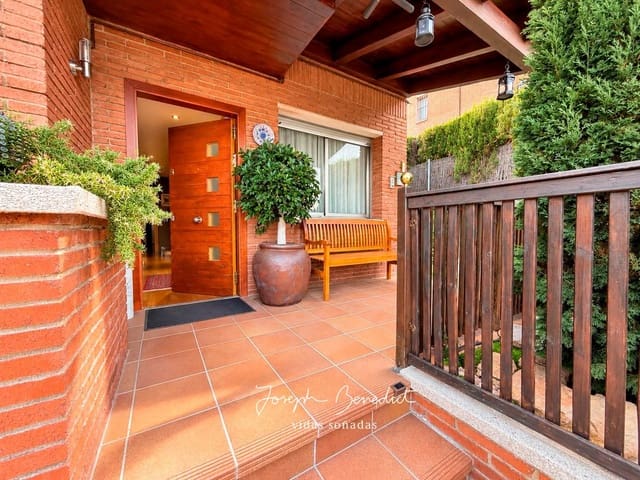 Chalet de 5 habitaciones en Corbera de Llobregat en venta con piscina garaje - 690.000 € (Ref: 10127598)