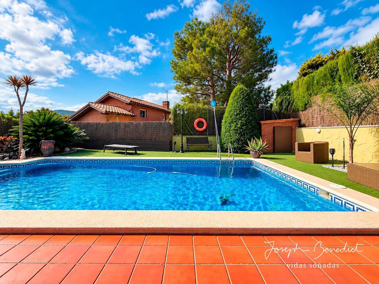 Chalet de 5 habitaciones en Corbera de Llobregat en venta con piscina garaje - 690.000 € (Ref: 10127598)