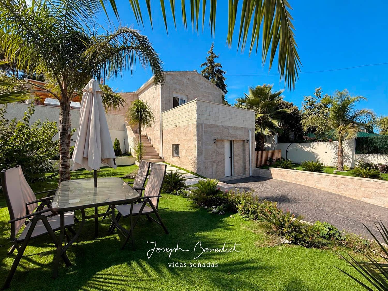 3 soveværelse Villa til salg i Piera med swimmingpool garage - € 390.000 (Ref: 10157136)