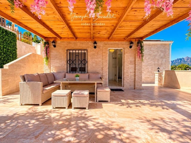 3 soveværelse Villa til salg i Piera med swimmingpool garage - € 390.000 (Ref: 10157136)