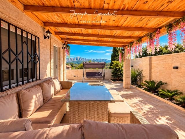 3 soveværelse Villa til salg i Piera med swimmingpool garage - € 390.000 (Ref: 10157136)
