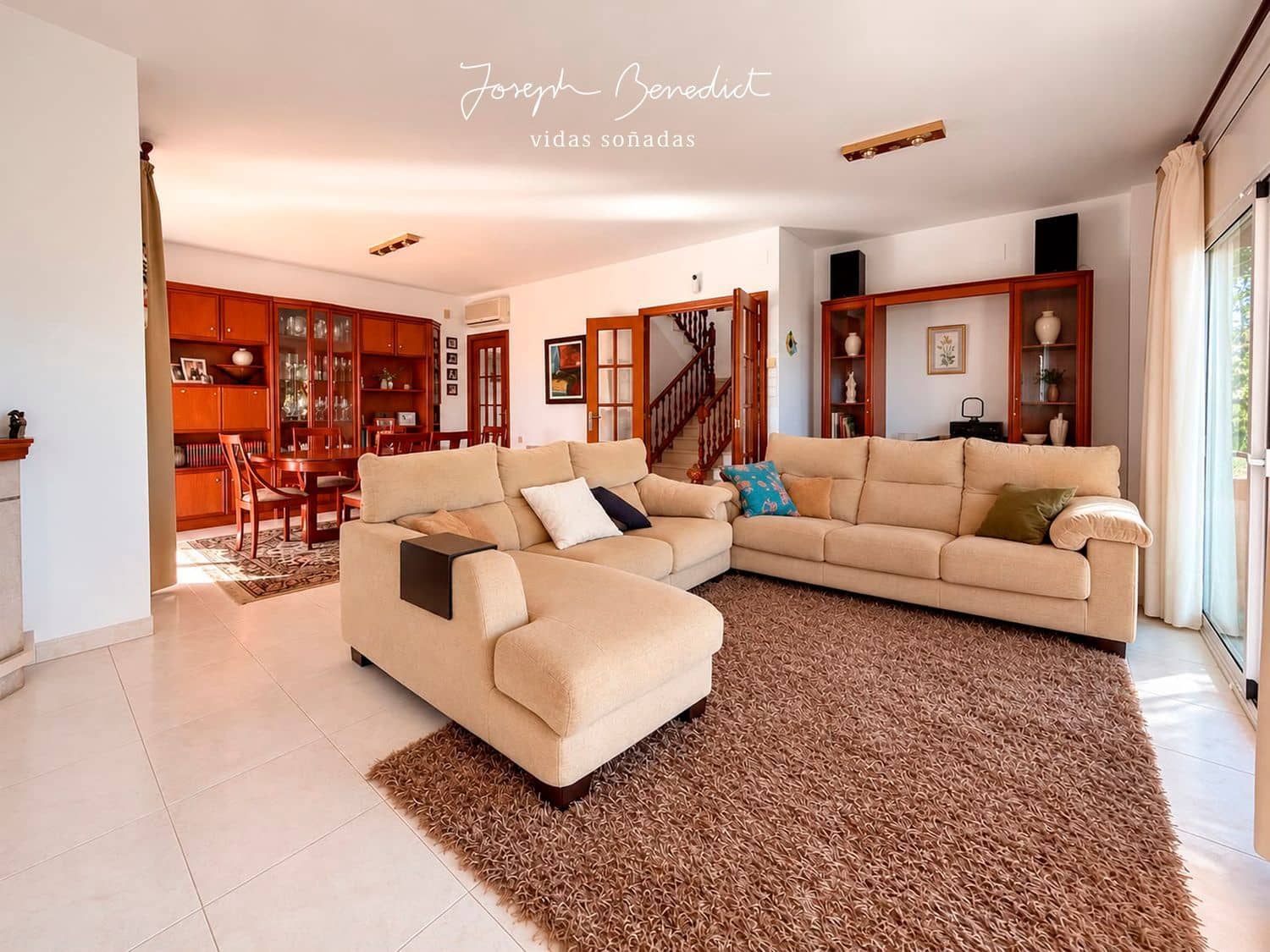 5 bedroom Villa for sale in Castelldefels with pool garage - € 1,360,000 (Ref: 10184123)