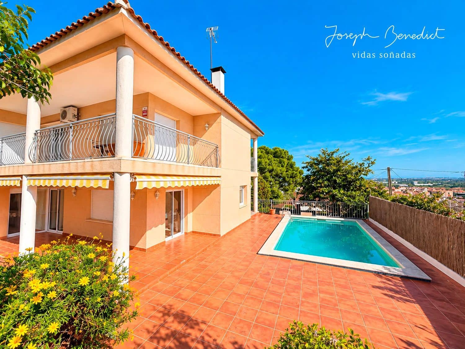 5 bedroom Villa for sale in Castelldefels with pool garage - € 1,360,000 (Ref: 10184123)
