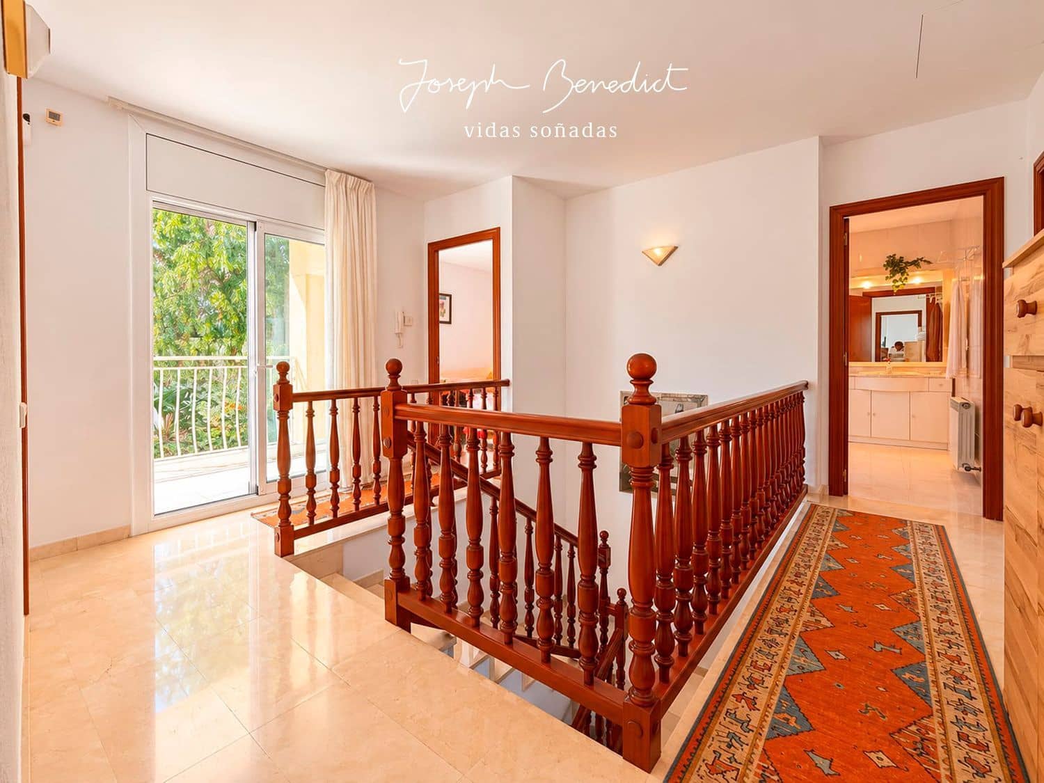 5 bedroom Villa for sale in Castelldefels with pool garage - € 1,360,000 (Ref: 10184123)